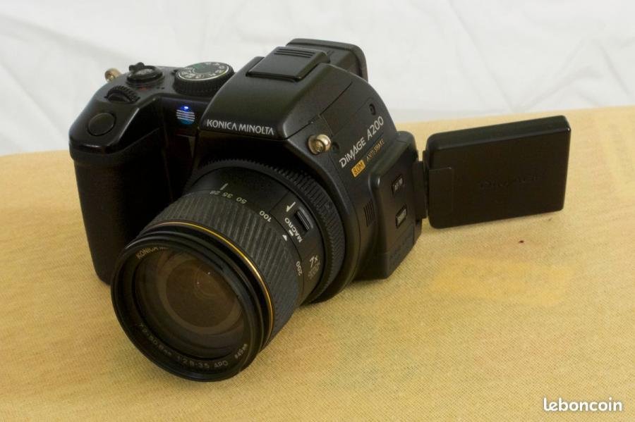 Konica Minolta Dimage A200 compact 8 mpix + Objectif 7 x 28 – 200 mm